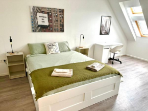 Palace Quarter 2 Peaceful Modern Central Top Floor Apartment
